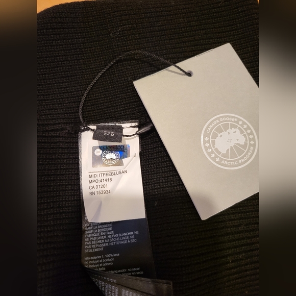 Canada Goose Artic Disc Toque NWT - Picture 2 of 3